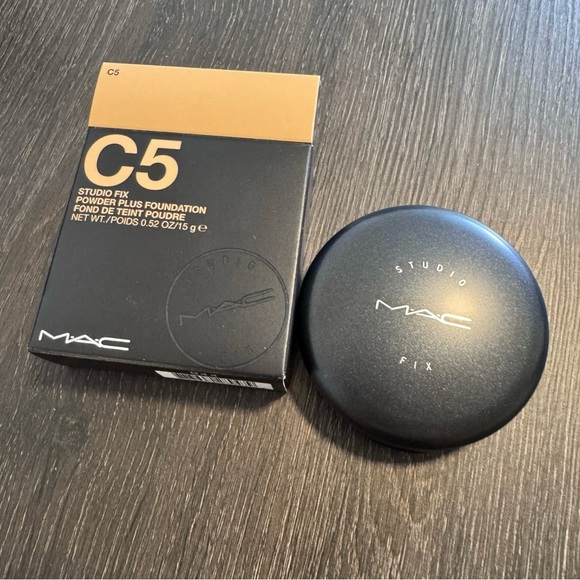 MAC Cosmetics Studio Fix Powder Plus Foundation - C5 - Picture 2 of 4